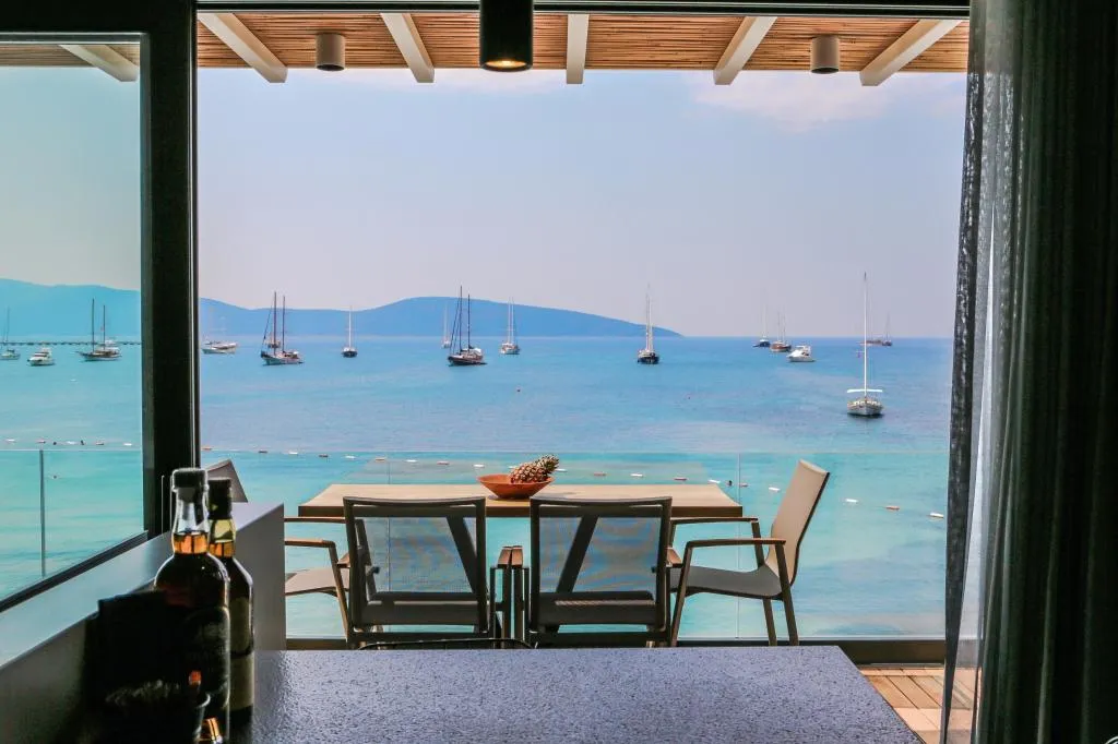 Surfer Caravan Gastro Pub & Gorilla Suite