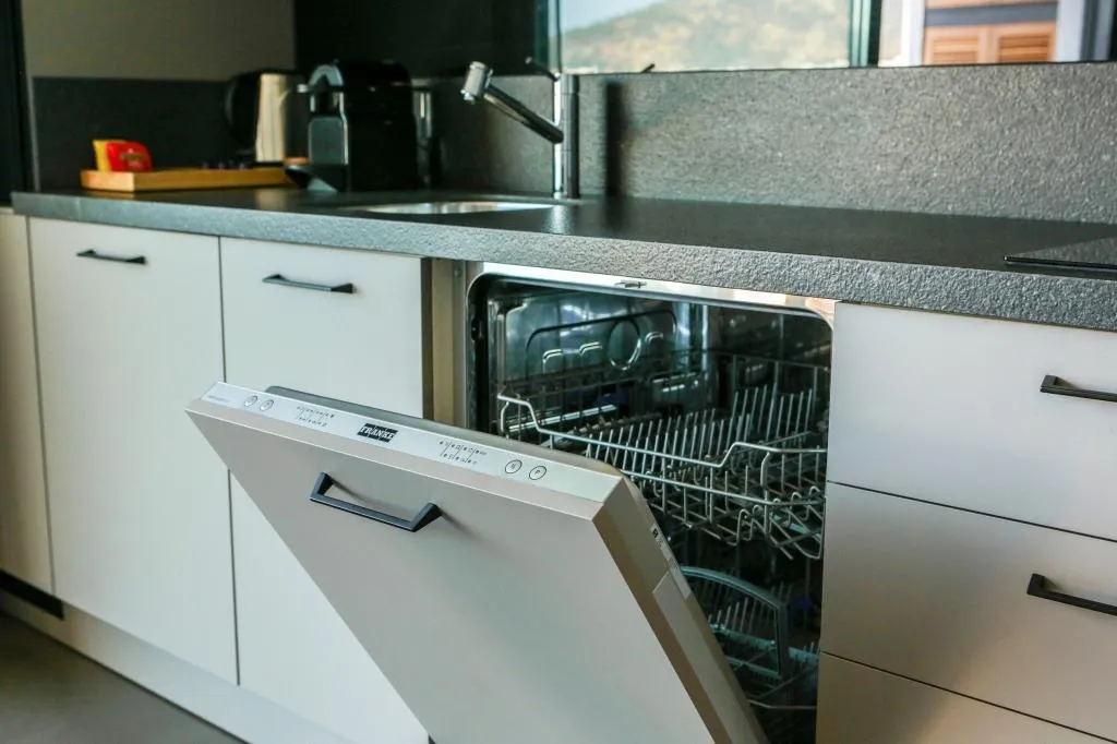 Surfer Caravan Gastro Pub & Gorilla Suite
