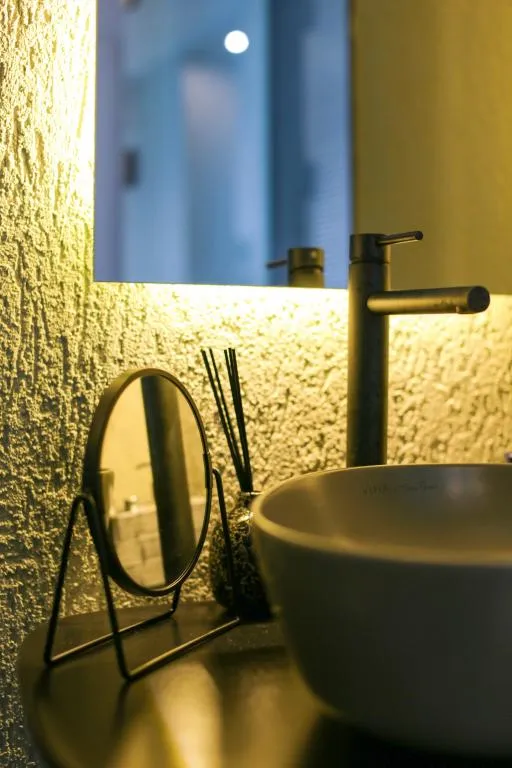 Surfer Caravan Gastro Pub & Rhino Suite