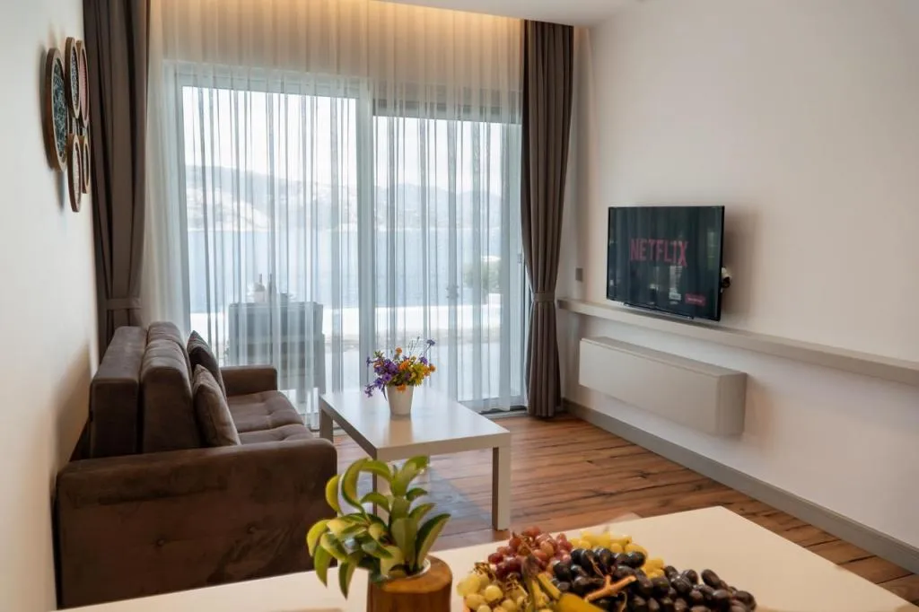 Panoramik Deniz Manzaralı, Sonsuzluk Havuzlu Villa