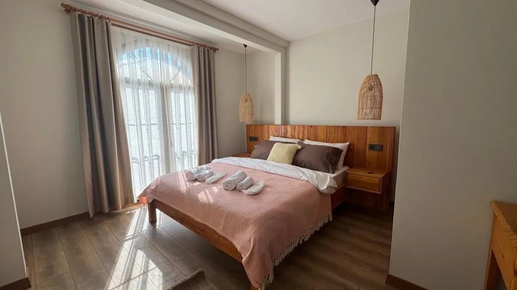 Aile Odası,Havuz Manzaralı,Fransız Balkonlu