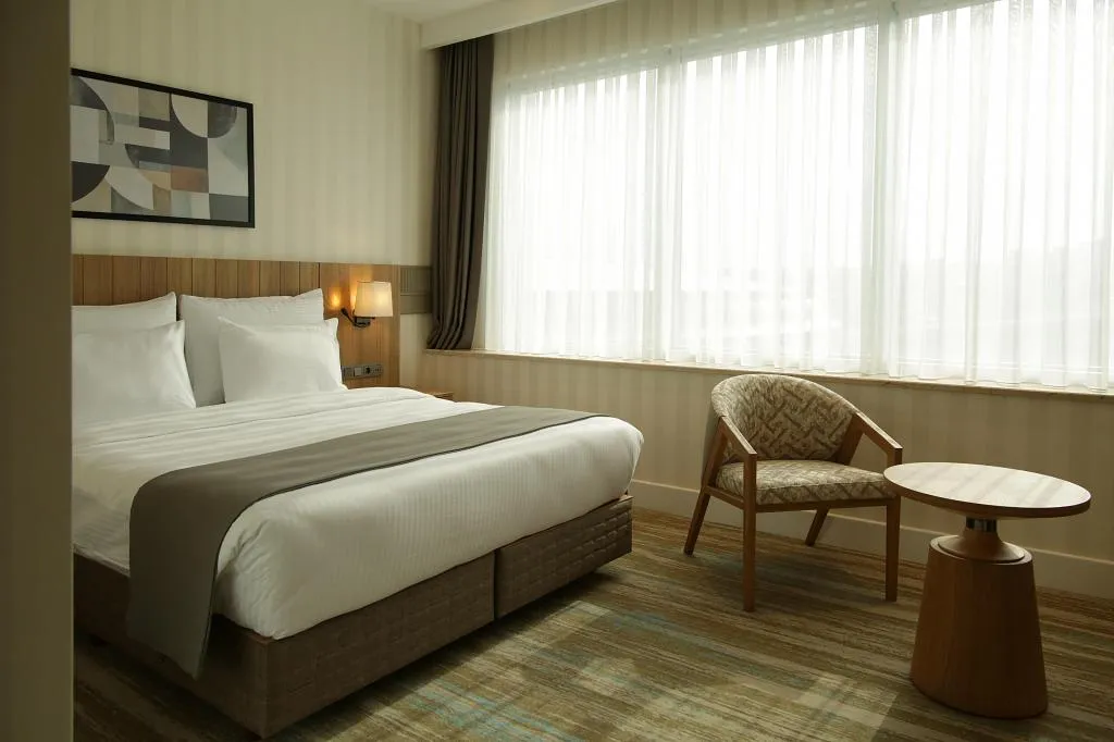 Deluxe French Room
