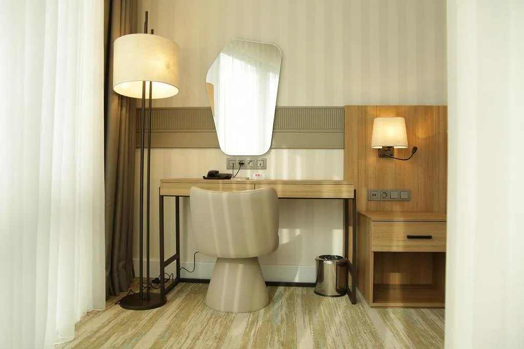 Deluxe French Room