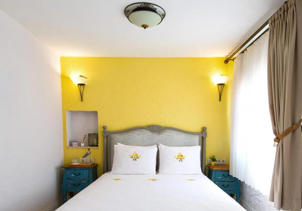 Royal Oda,Sokak Manzaralı