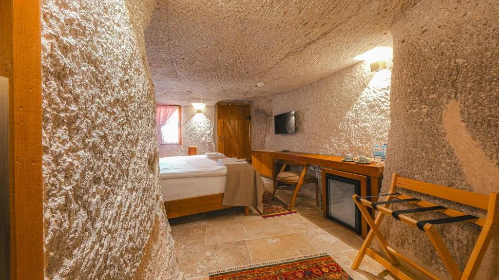 Junior Cave, Vadi Manzaralı, Teraslı,