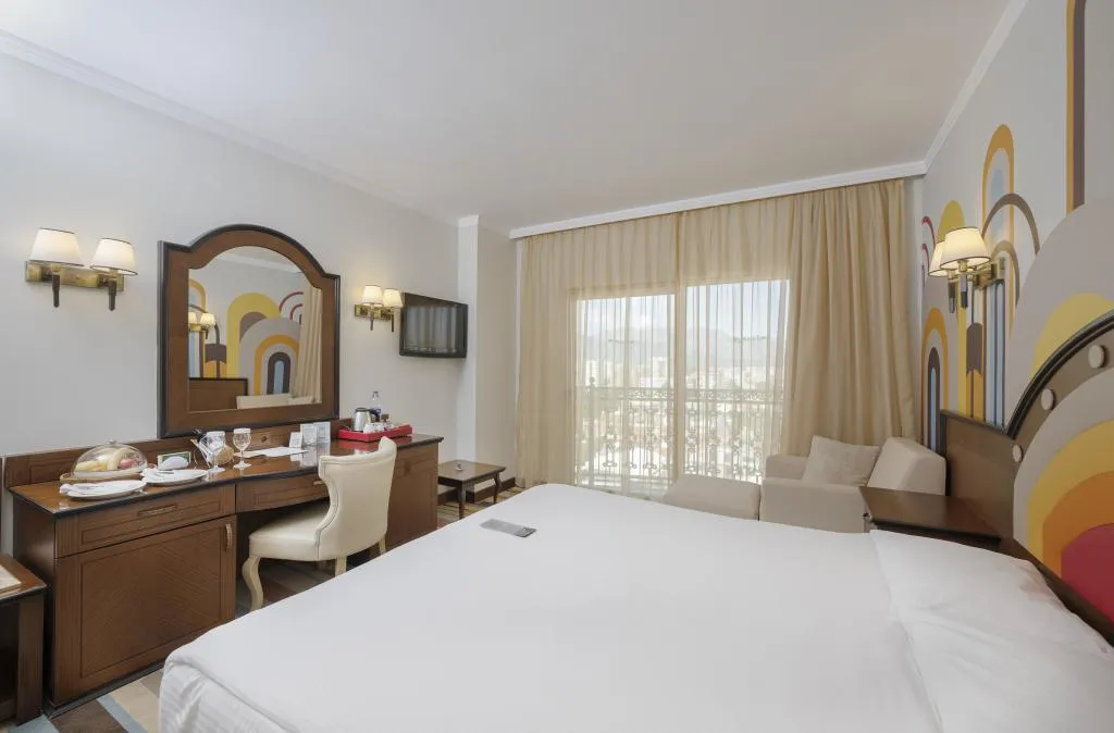 Deluxe Standart Room City View Triple