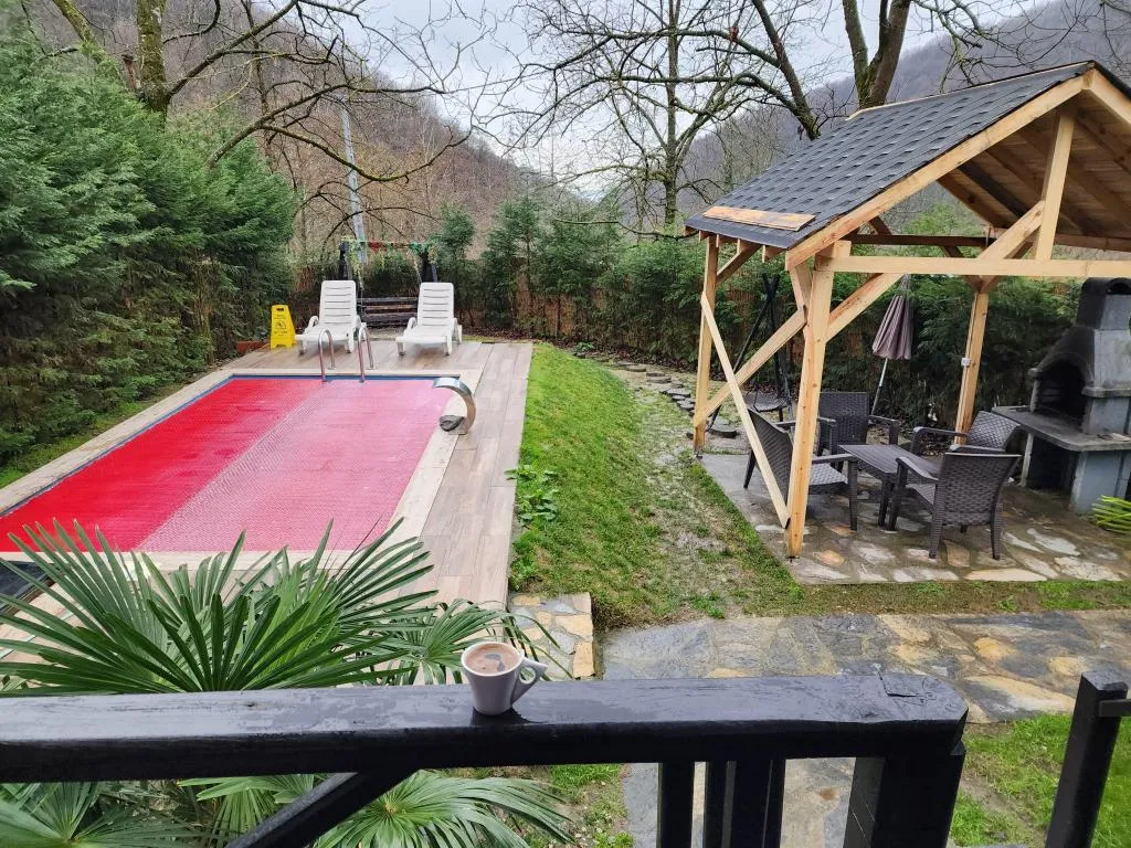 01 Isıtımalı Havuzlu Jakuzili Bungalov