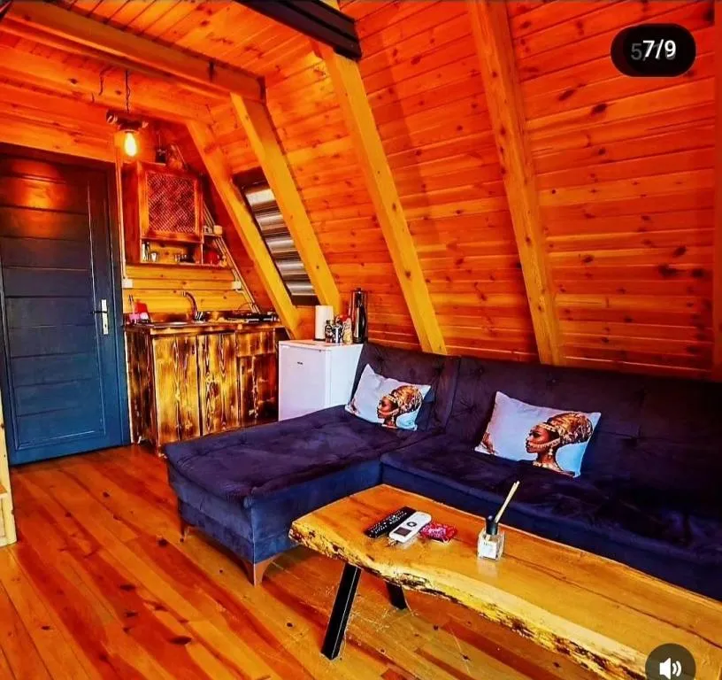 02 Isıtımalı Oval Havuzlu Bungalov