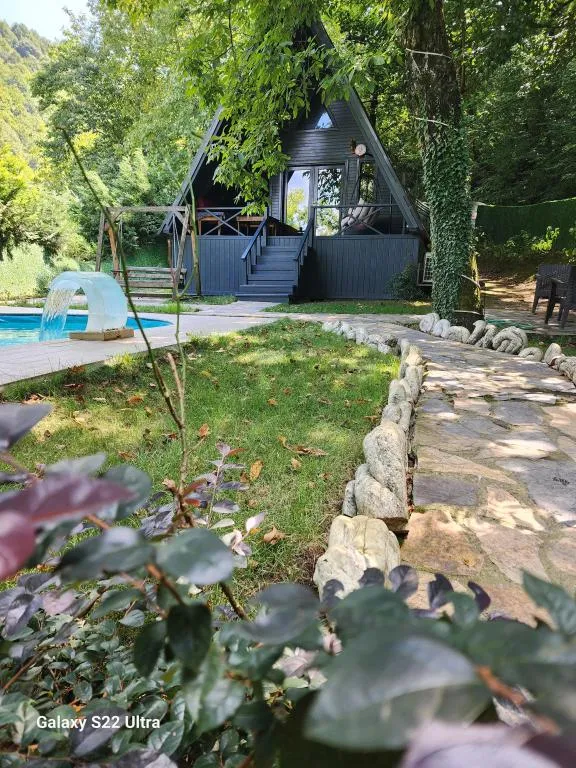 02 Isıtımalı Oval Havuzlu Bungalov