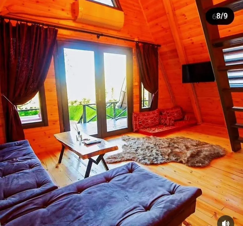 02 Isıtımalı Oval Havuzlu Bungalov