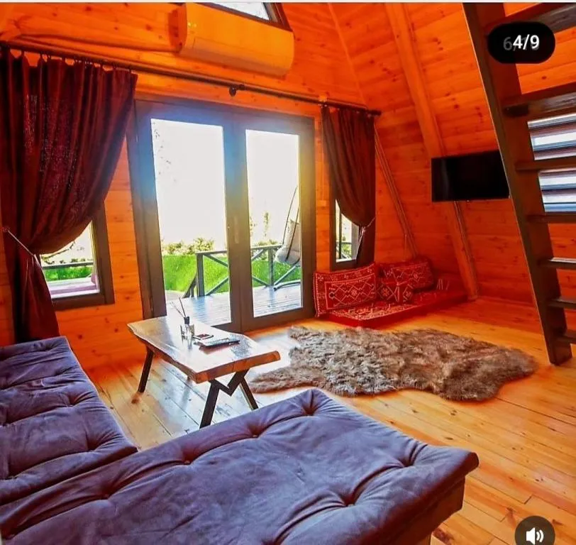02 Isıtımalı Oval Havuzlu Bungalov