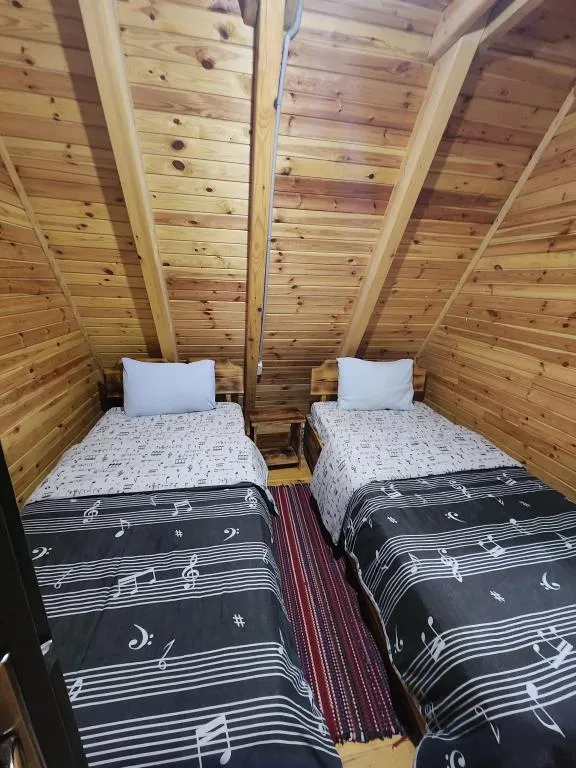 02 Isıtımalı Oval Havuzlu Bungalov