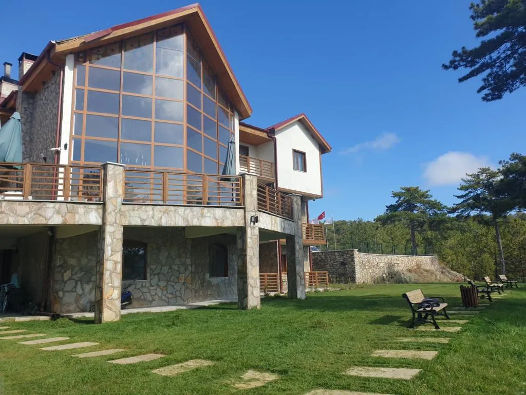 Ekonomik Oda,Göl veya Kara Manzaralı