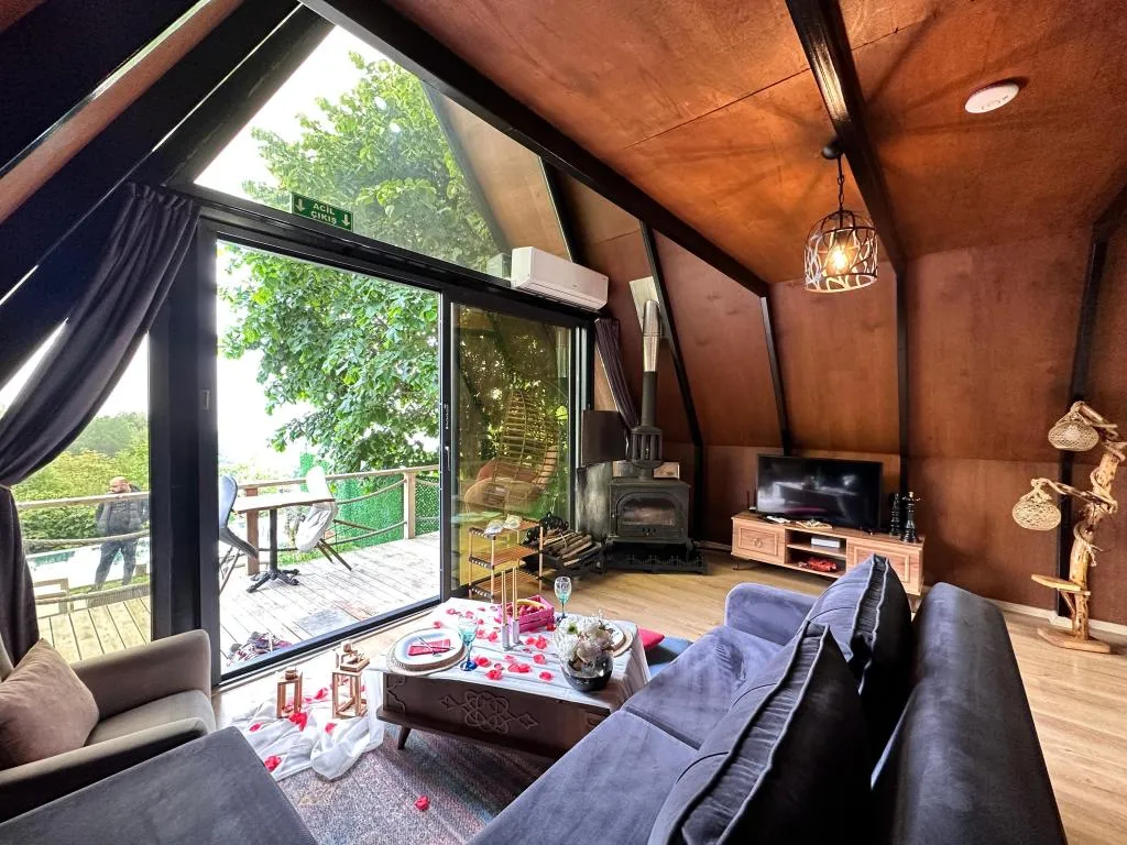 Jakuzili Bungalow ,Dağ veya Havuz Manzaralı,Özel Havuzlu (Isıtmasız)