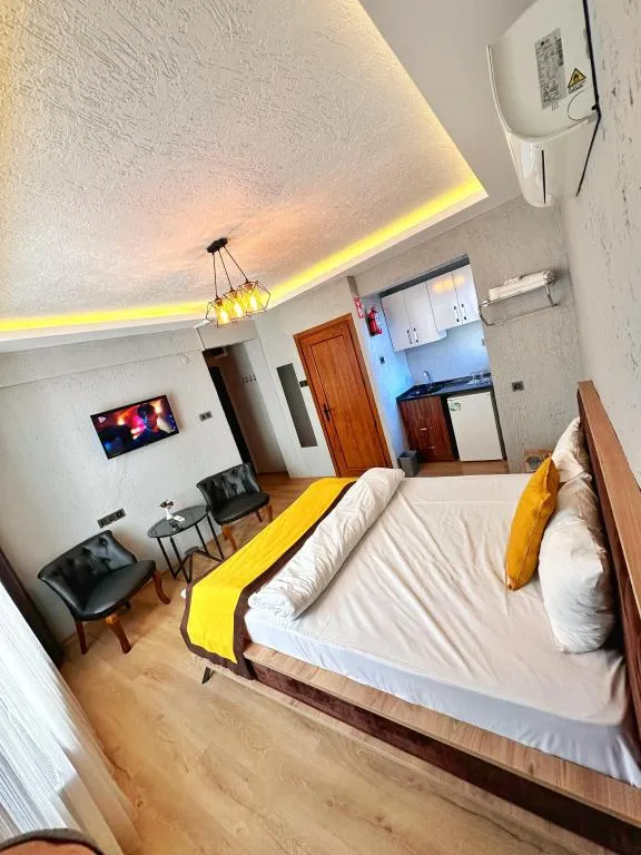 Standart Oda,Sokak Manzaralı,Büyük Yataklı
