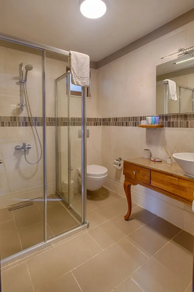 Comfort Tek Büyük Yataklı Oda