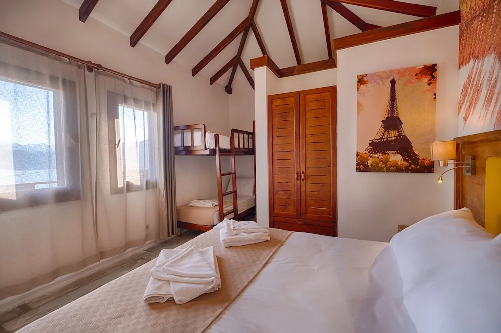 Family Dört Kişilik Oda, Deniz Manzaralı