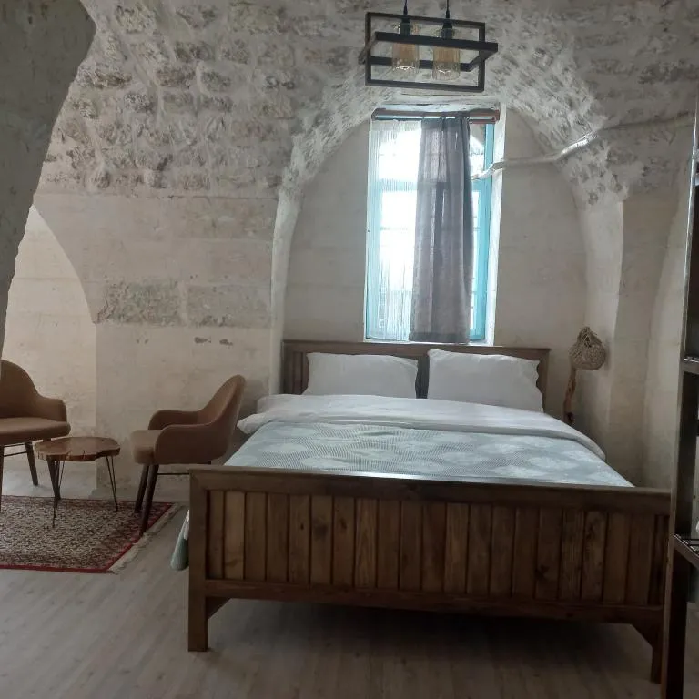 Develik,Bahçe Manzaralı