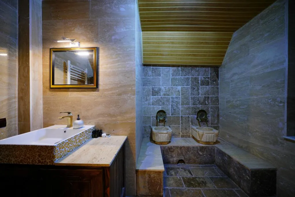 101 TRİPLE ROOM