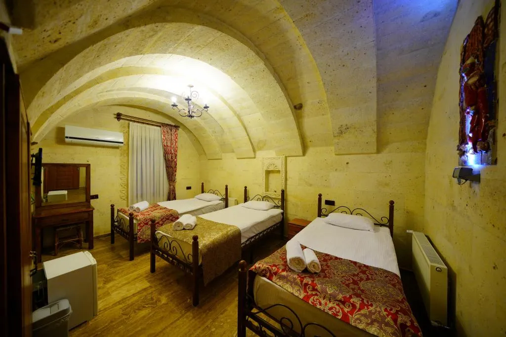 101 TRİPLE ROOM