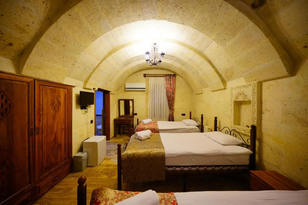 101 TRİPLE ROOM