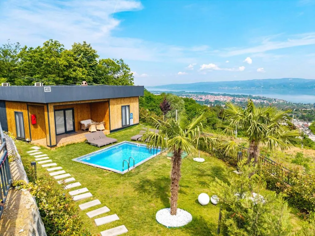 3+1 Villa,Göl Manzaralı,Özel Havuzlu