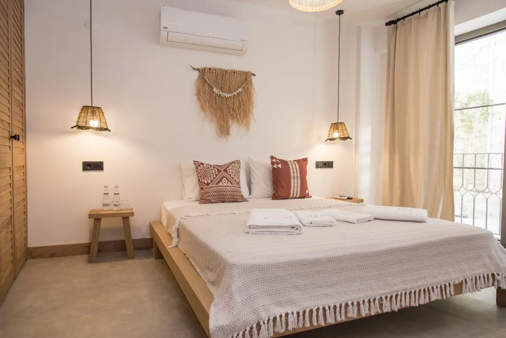 Deluxe Oda,Avlu Manzaralı,Fransız Balkonlu