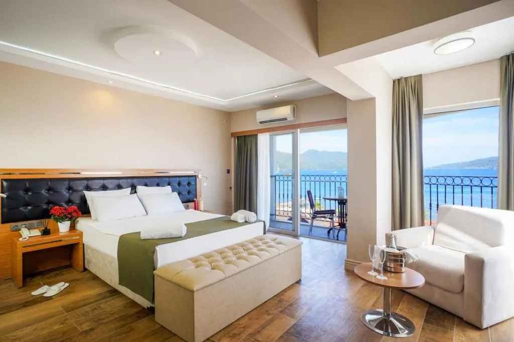 Deluxe Üç Kişilik Oda ,Deniz Manzaralı