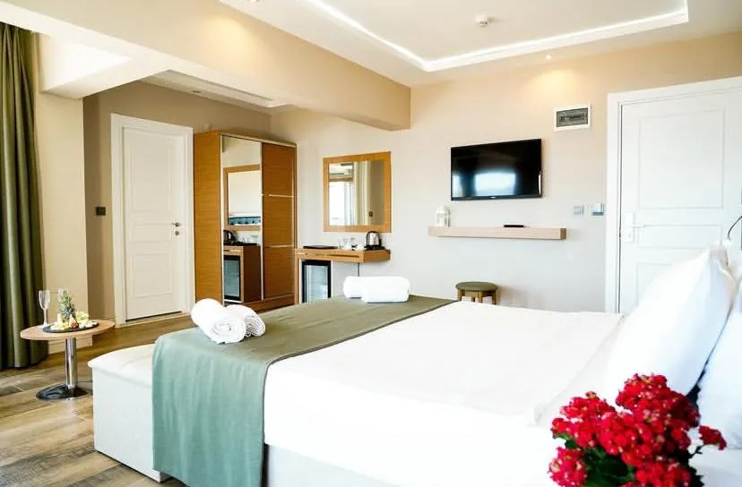 Deluxe Üç Kişilik Oda ,Deniz Manzaralı
