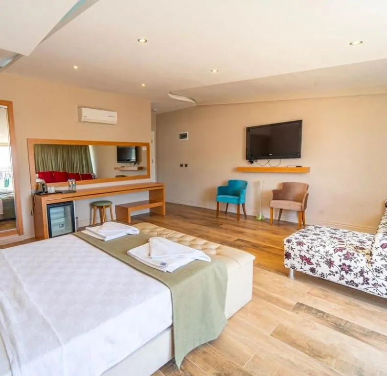 Deluxe Üç Kişilik Oda ,Deniz Manzaralı