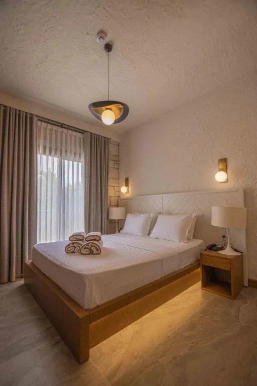 Standart Oda,Bahçe veya Sokak Manzaralı,Fransız Balkonlu