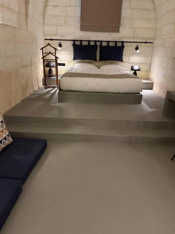 1-2- luxury pool