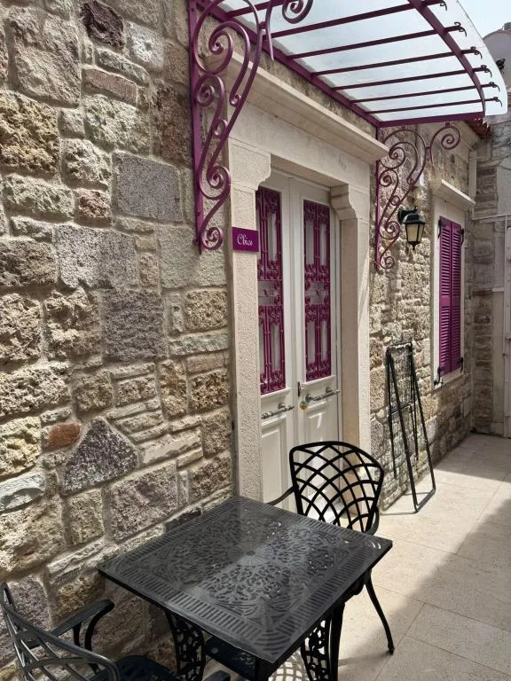 Aile Odası,Avlu Manzaralı,Bahçe Katı