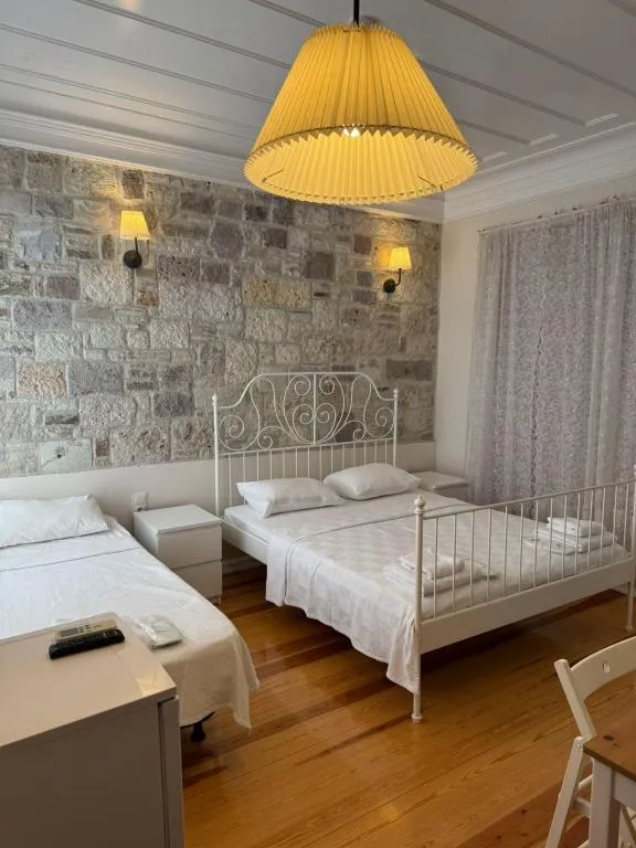 Aile Odası,Avlu Manzaralı,Bahçe Katı