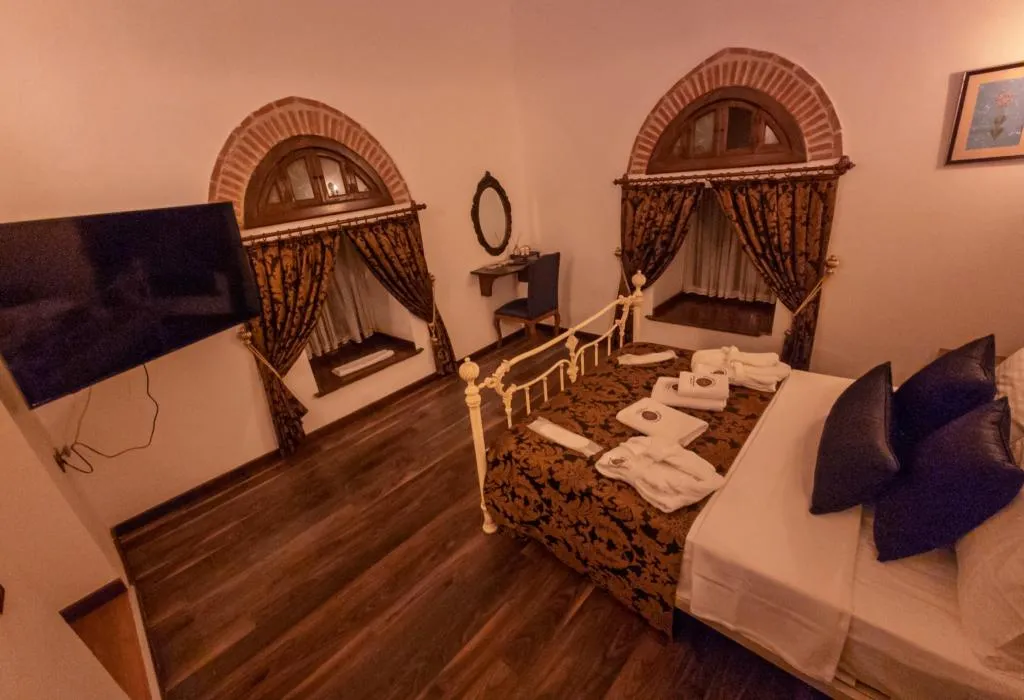 Suite,Havuz Manzaralı