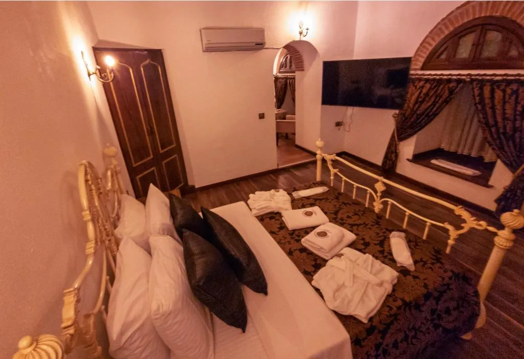 Suite,Havuz Manzaralı