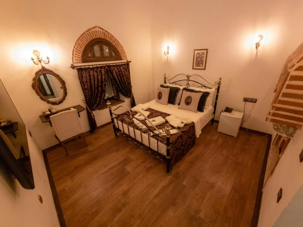Suite,Havuz Manzaralı