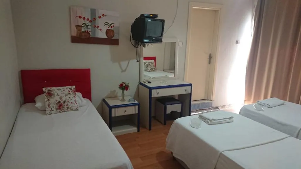 Triple,Şehir Manzaralı