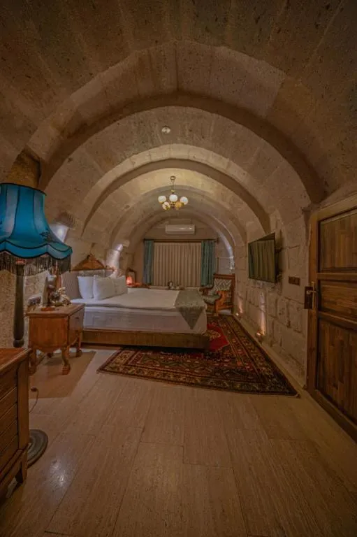 103 Emerald Suite