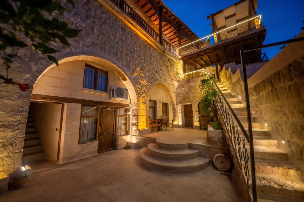 105 OZEL HAVUZLU SUITE