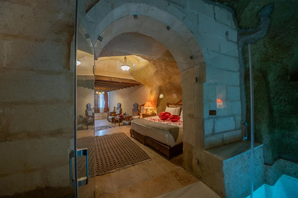 105 OZEL HAVUZLU SUITE