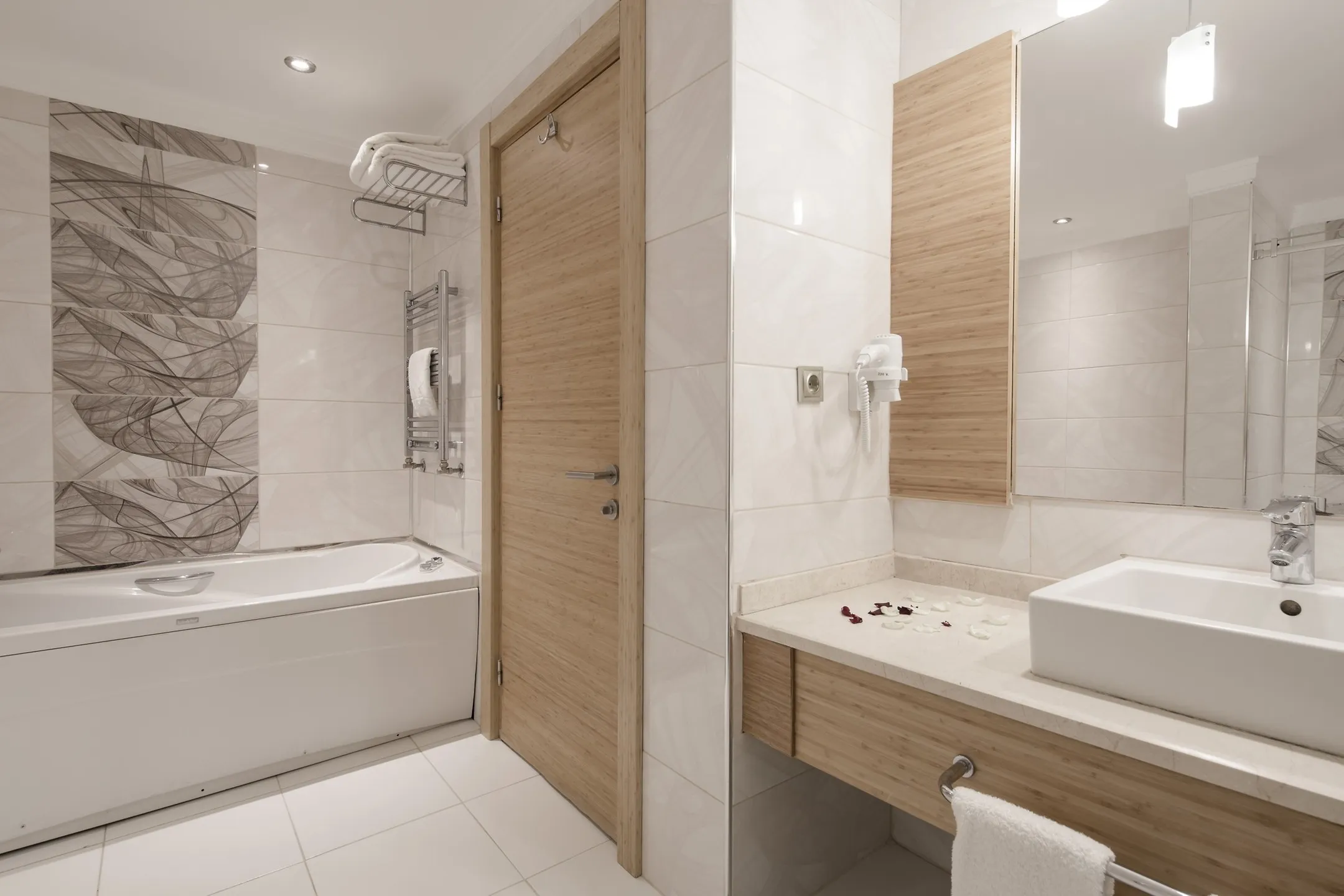 Corner Suite