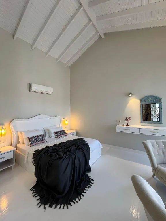 Suite,Havuz Manzaralı