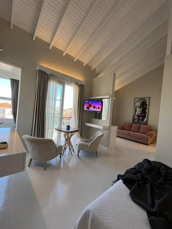 Suite,Havuz Manzaralı