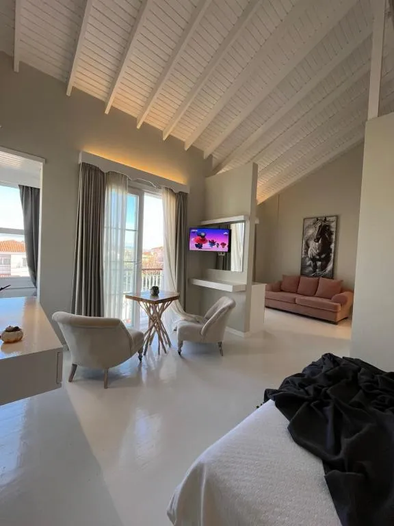 Suite,Havuz Manzaralı