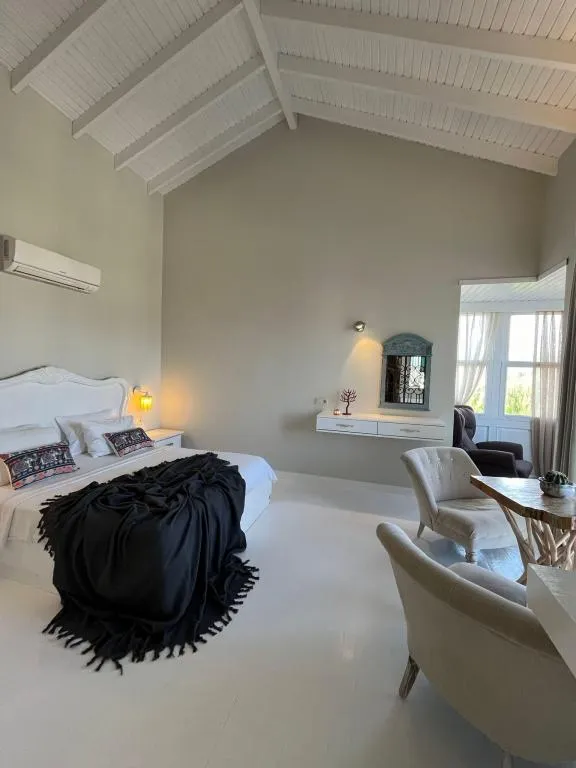 Suite,Havuz Manzaralı