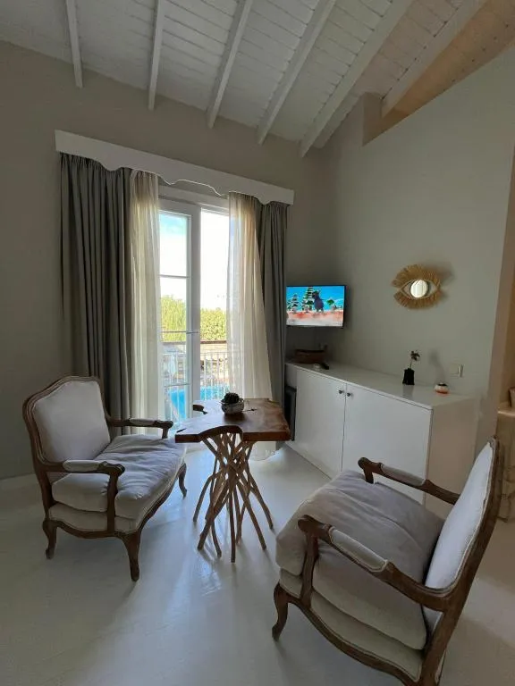 Suite,Havuz Manzaralı