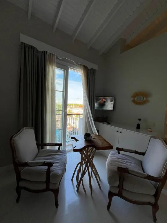 Suite,Havuz Manzaralı