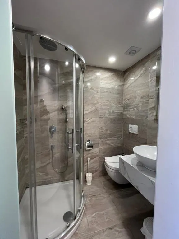 Deluxe Swim Up Room