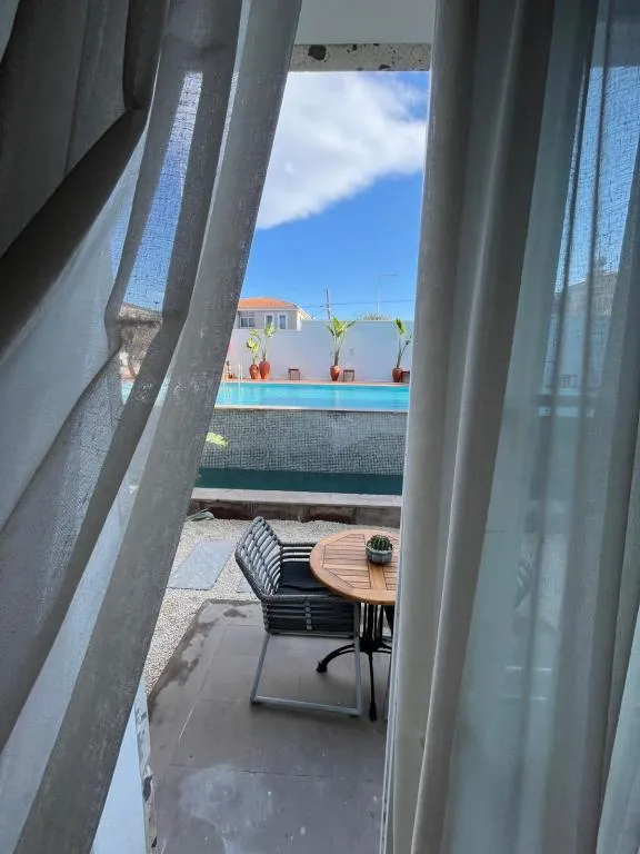 Deluxe Swim Up Room